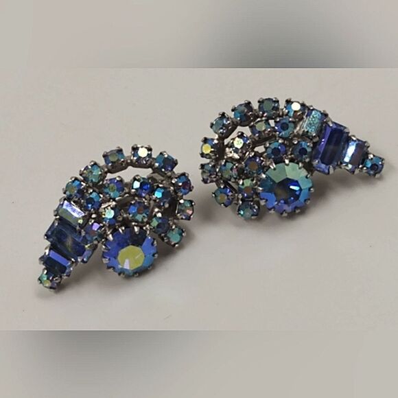 Continental Vintage Blue Borealis Rhinestone Clip On Earrings - Picture 16 of 16